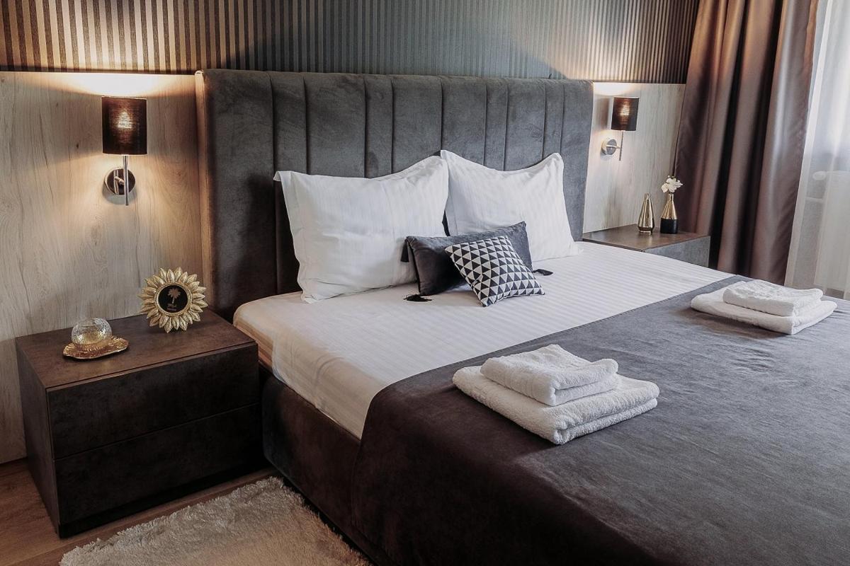 Charlotte Apartment - 2Bedrooms W Parking Near Nymphaea Орадя Экстерьер фото