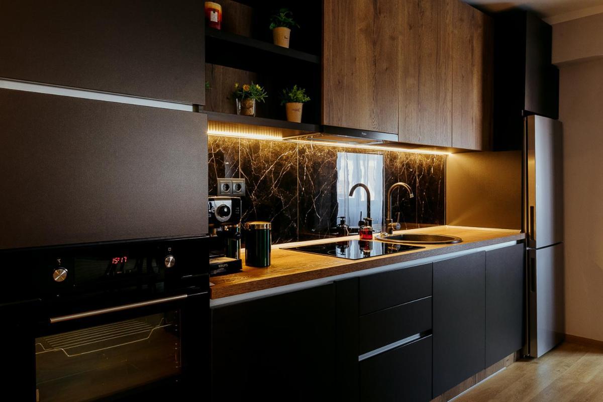 Charlotte Apartment - 2Bedrooms W Parking Near Nymphaea Орадя Экстерьер фото
