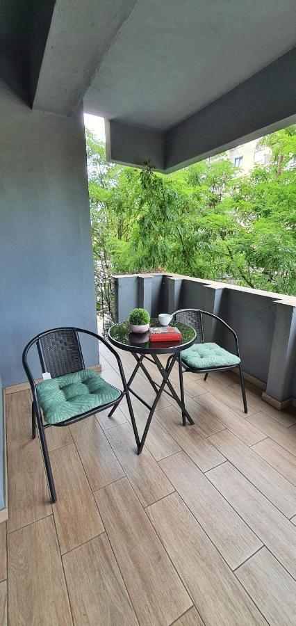 Charlotte Apartment - 2Bedrooms W Parking Near Nymphaea Орадя Экстерьер фото
