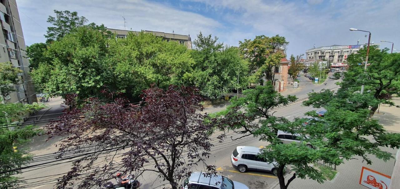 Charlotte Apartment - 2Bedrooms W Parking Near Nymphaea Орадя Экстерьер фото