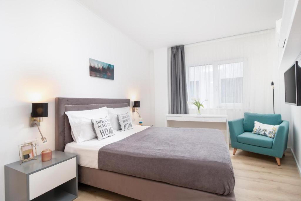 Charlotte Apartment - 2Bedrooms W Parking Near Nymphaea Орадя Номер фото